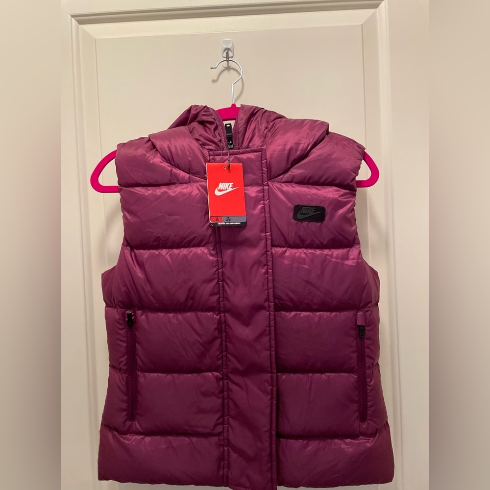 Nike Women's Uptown 550 Down Puffer Vest- Women’s Size Medium - Picture 1 of 7